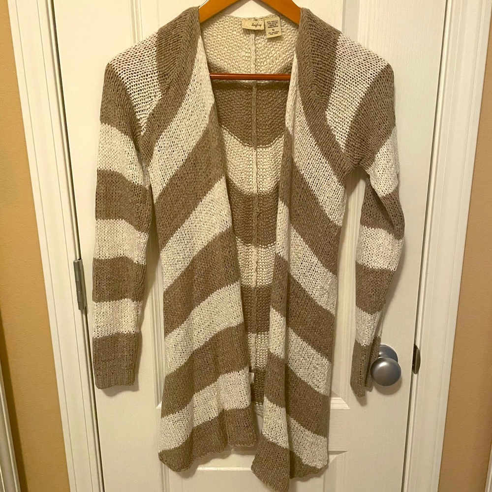 Day trip light weight cardigan in tan and ivory.